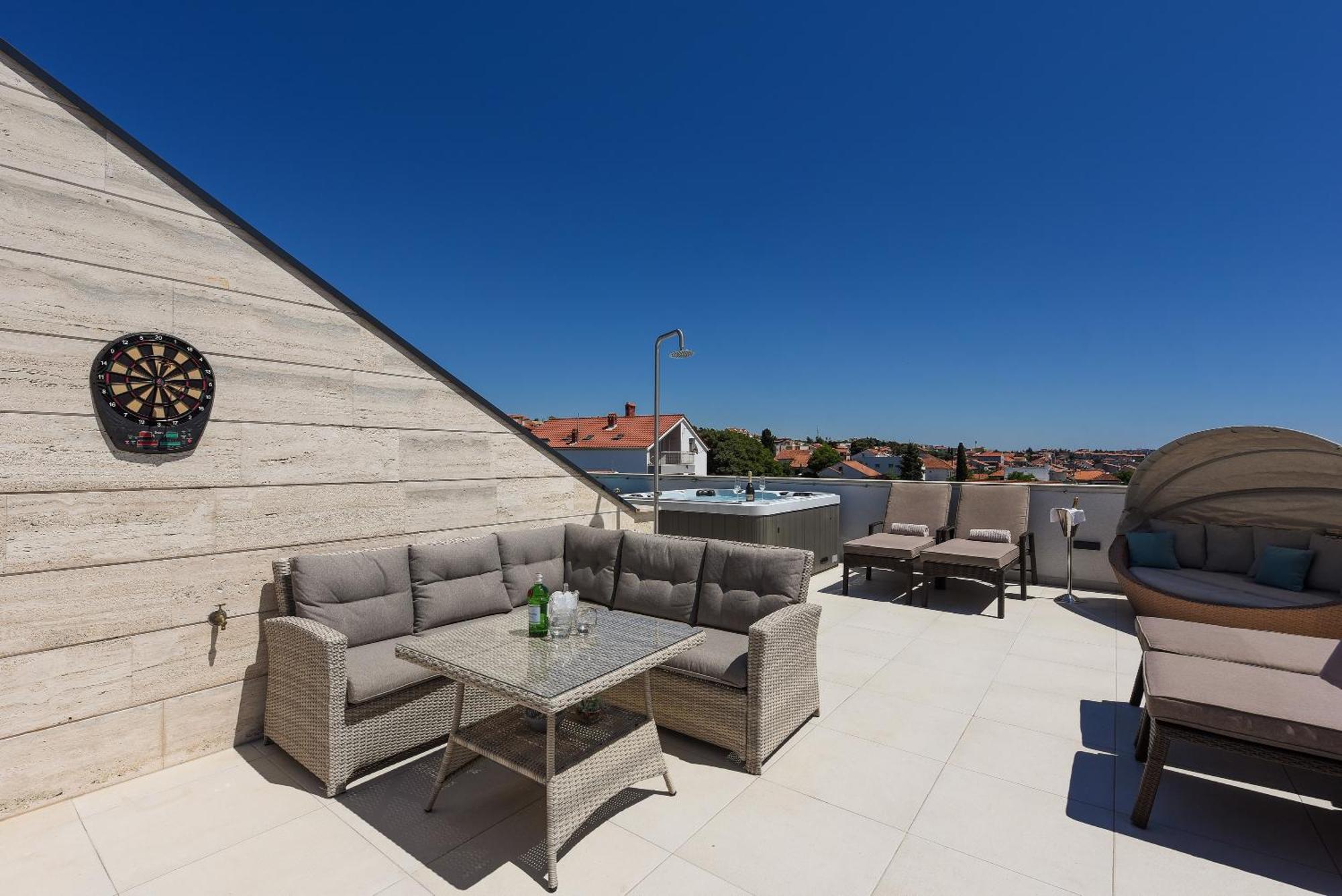 Lux 38b Luxury Penthouse & Deluxe Apartament *