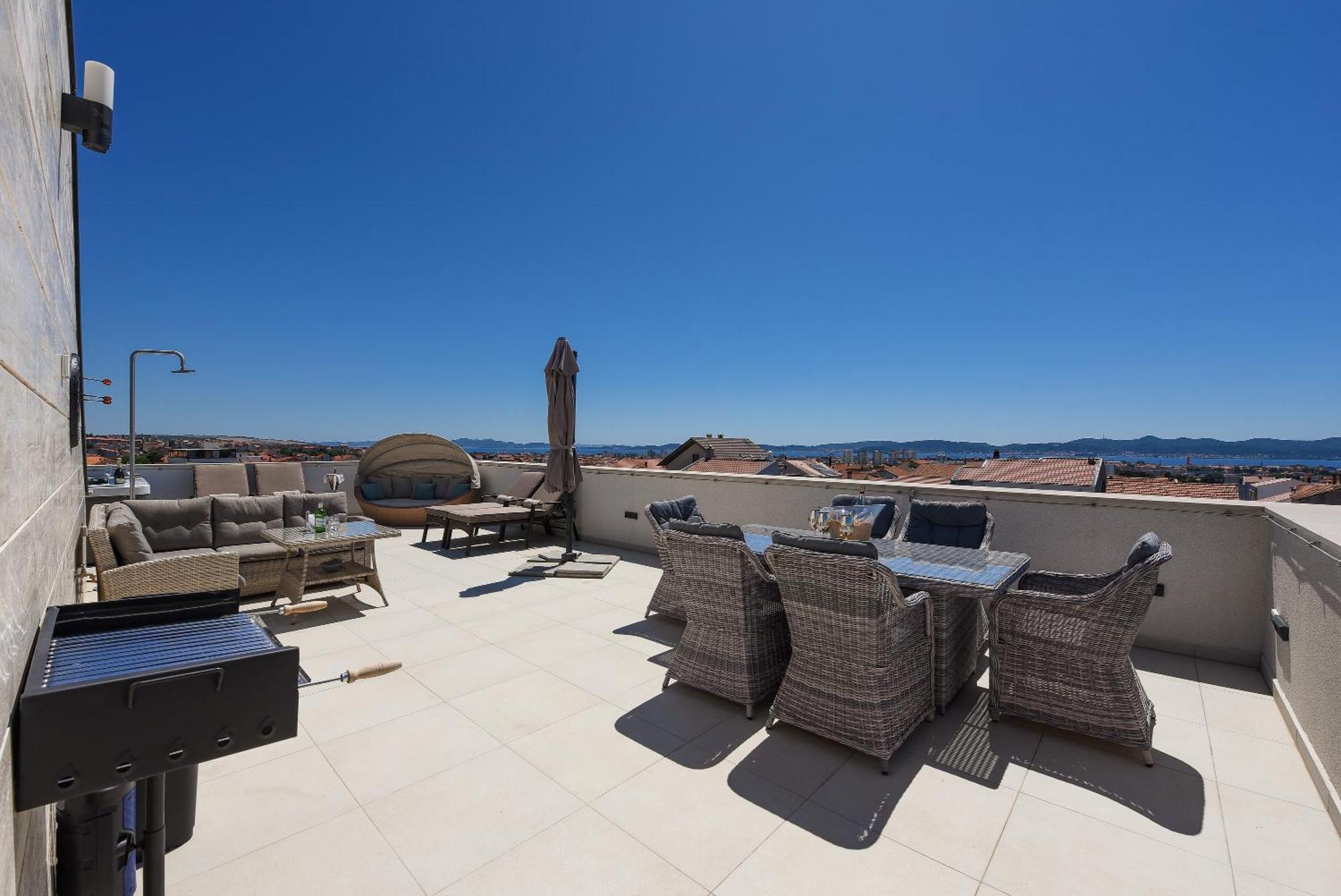 Lux 38b Luxury Penthouse & Deluxe Apartament