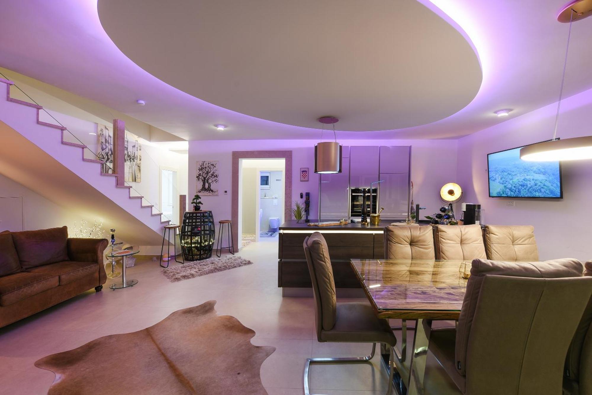 Lux 38b Luxury Penthouse & Deluxe Apartament *