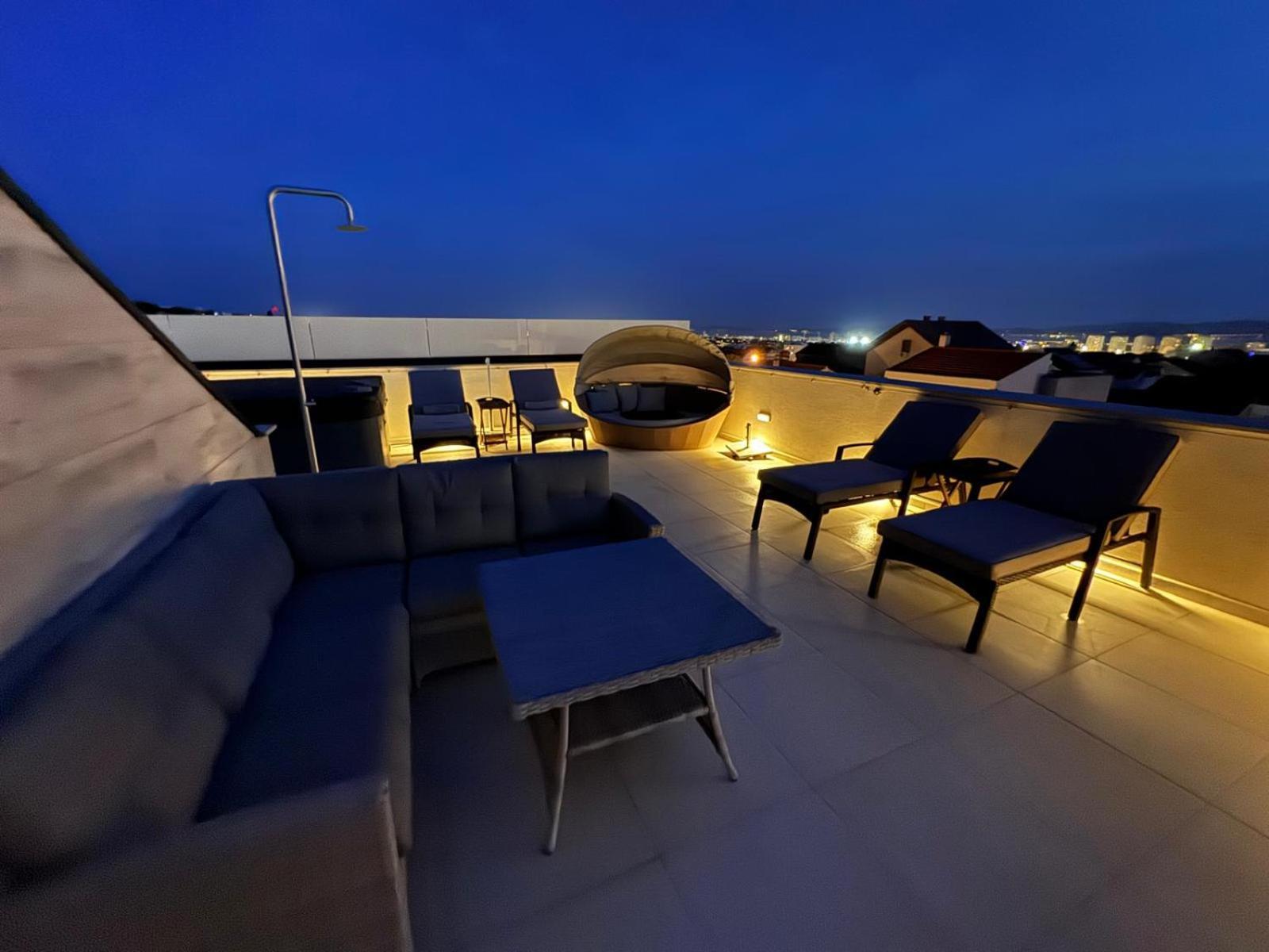 Lux 38b Luxury Penthouse & Deluxe Apartament